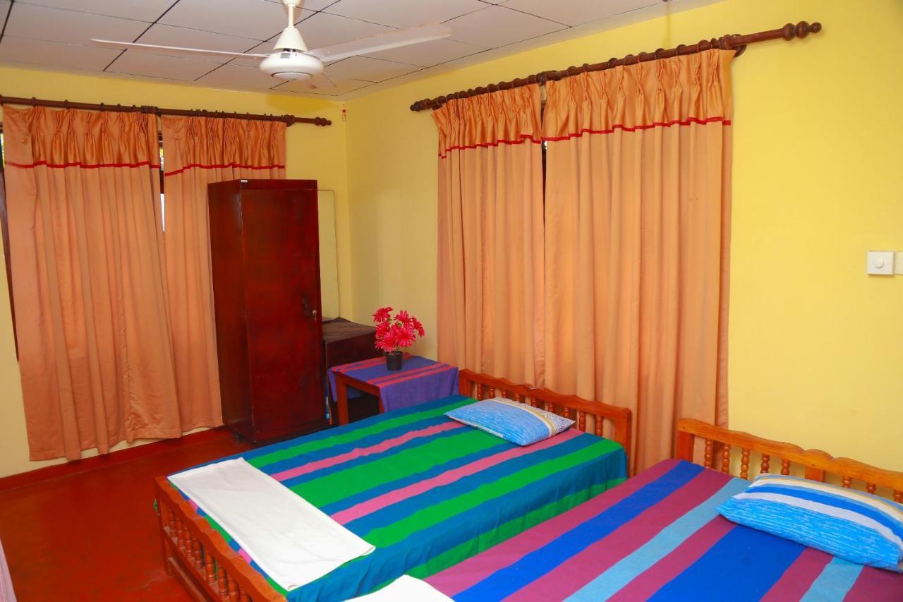 Bed and Breakfast Lucullus Garden Bentota Esterno foto