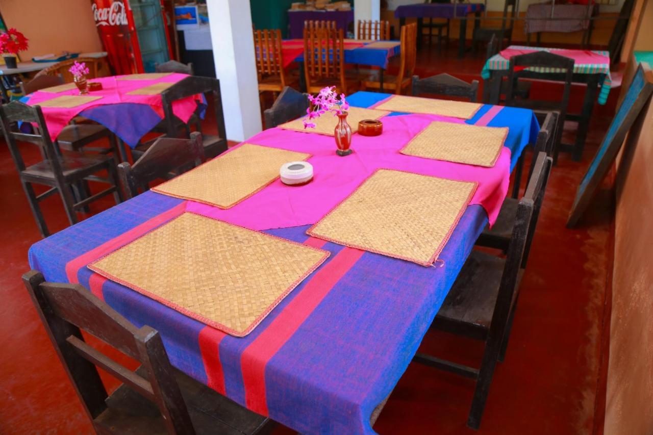 Bed and Breakfast Lucullus Garden Bentota Esterno foto