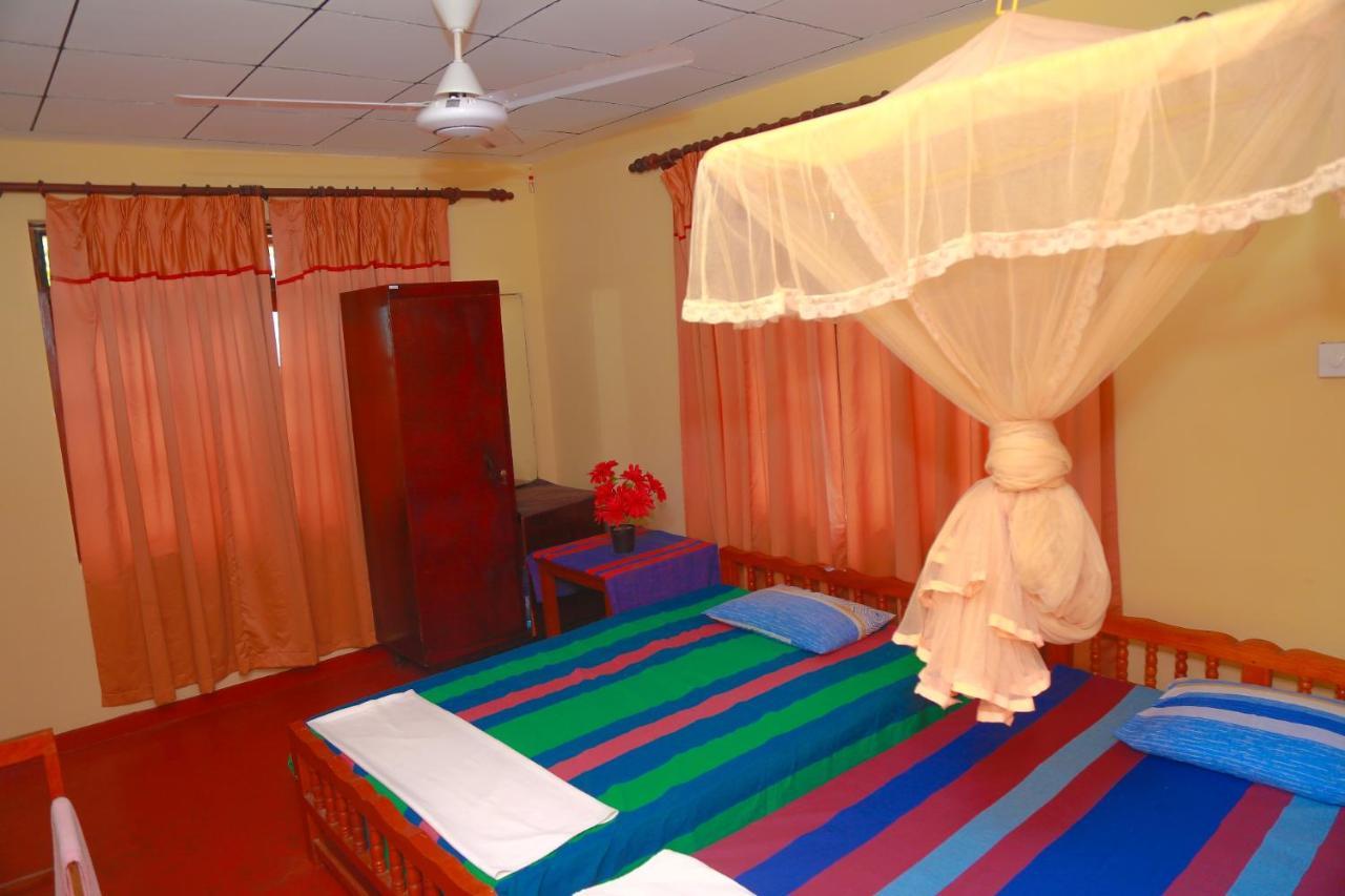Bed and Breakfast Lucullus Garden Bentota Esterno foto